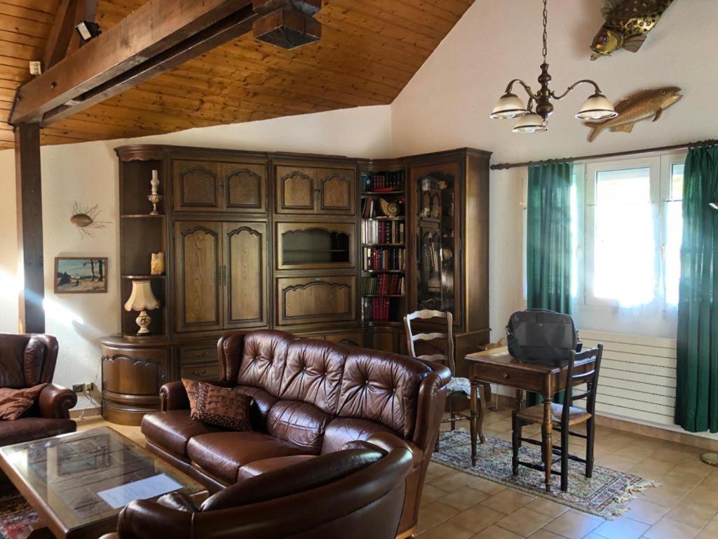 Maison/Gîte familial dans le Jura à 200m du lac avec piscine privée Marigny  Exterior foto