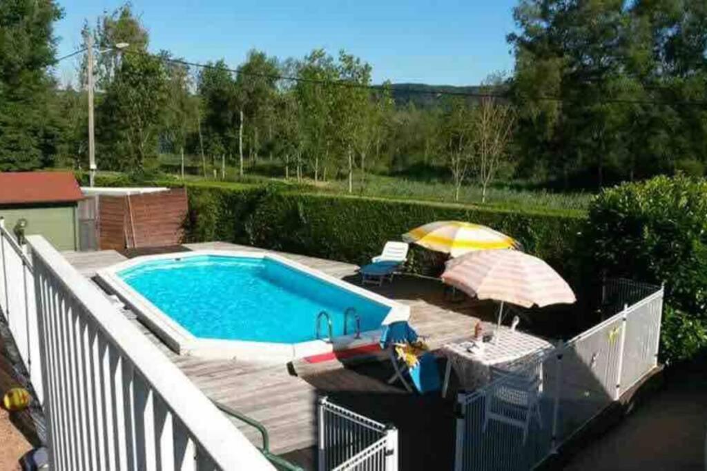 Maison/Gîte familial dans le Jura à 200m du lac avec piscine privée Marigny  Exterior foto