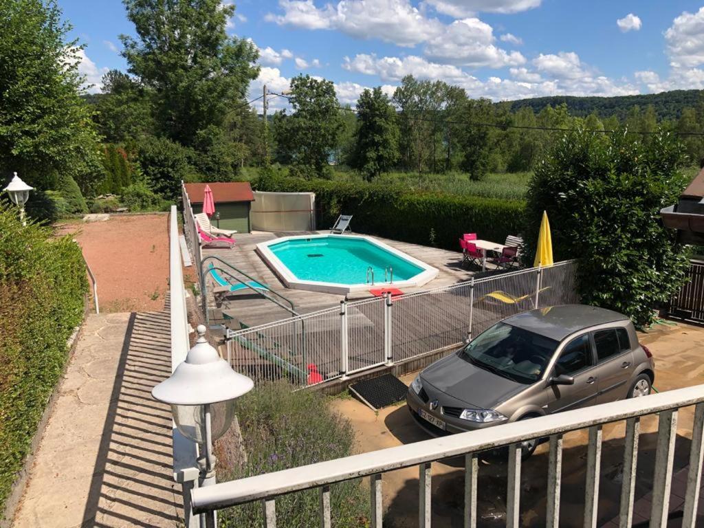 Maison/Gîte familial dans le Jura à 200m du lac avec piscine privée Marigny  Exterior foto