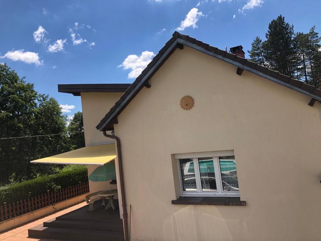 Maison/Gîte familial dans le Jura à 200m du lac avec piscine privée Marigny  Exterior foto
